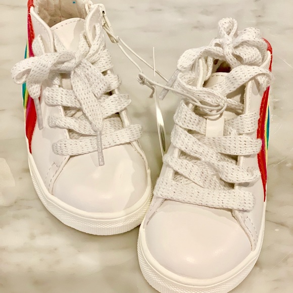 Rainbow High Tops with Sparkle Shoe Laces Size 7 - Picture 3 of 4